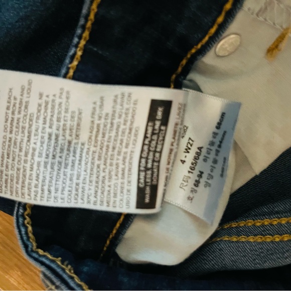 Denizen from Levi’s High Rise Dark Wash Denim Shorts - Picture 4 of 4